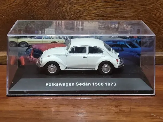 Volkswagen Fusca Sedan 1500 1973 - Coleção VW Collection - Carrinho Miniatura 1/43