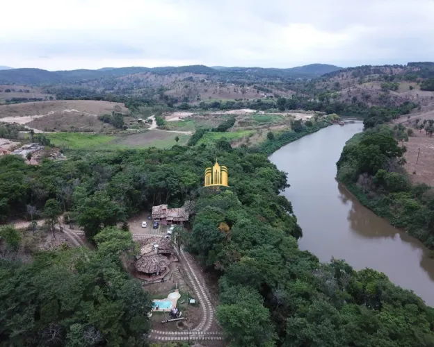 Sitio em esmeraldas