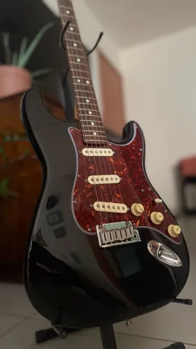 Guitarra Fender American Standard