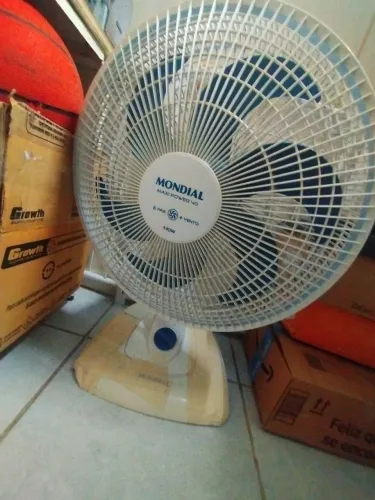 PARA DOAÇÃO OU RETIRADA DE PEÇAS ( DÁ PRA COMPRAR HÉLICE E GRADE PELA SHOPEE)