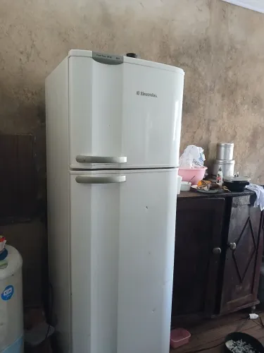 Vendo geladeira Electrolux