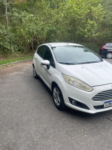 Ford Fiesta 1.6 16V Flex Aut. 5P 2014