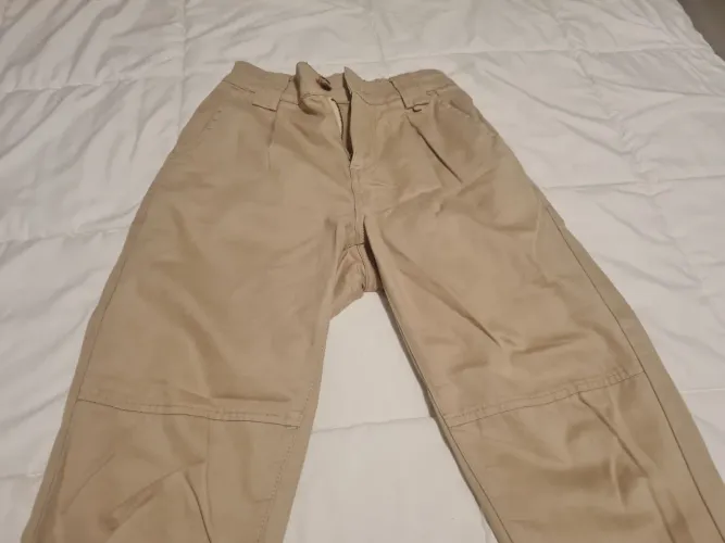 Vendo calça baggy cor caqui 34