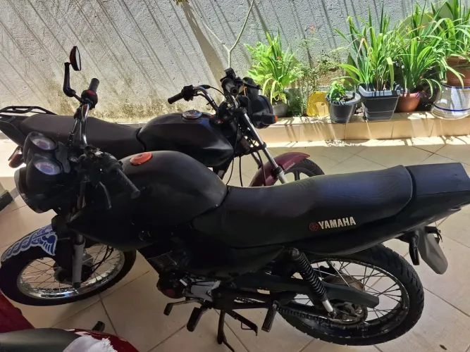 Vendo Factor 2009 sucata, com nota fiscal. 
