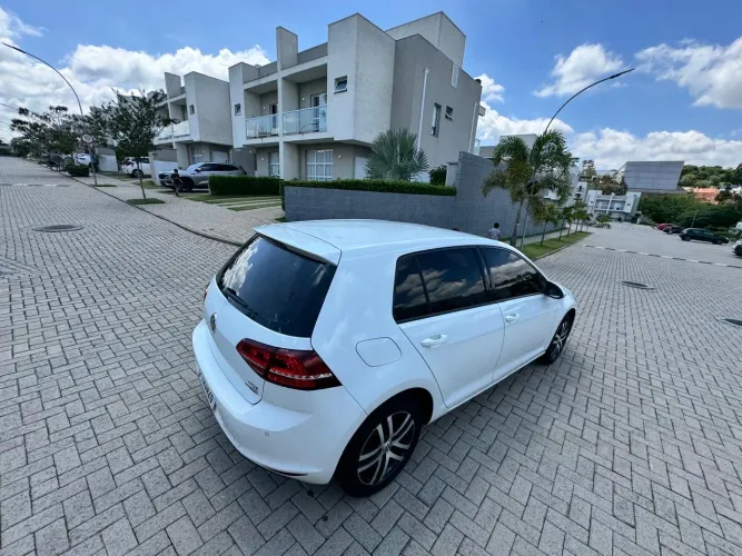Volkswagen Golf Highline 1.4 TSI 140cv Aut. 2014