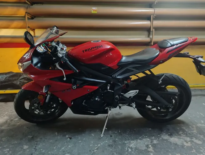 Triumph Daytona 675 i ABS 2015