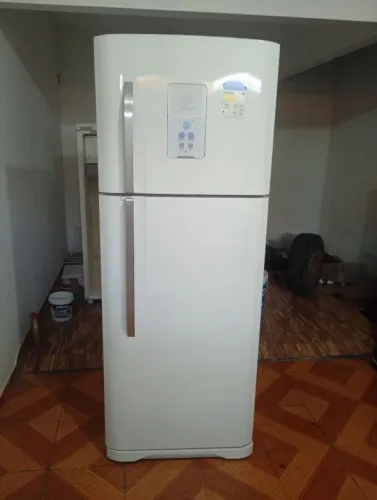 Geladeira Eletrolux semi nova , 430 litros top , grande garantia e entrega grátis