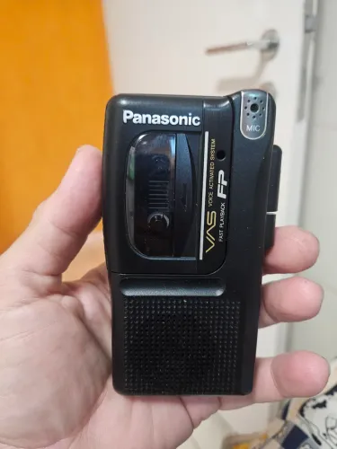 Gravador portátil Vintage Panasonic RN-302 no estado