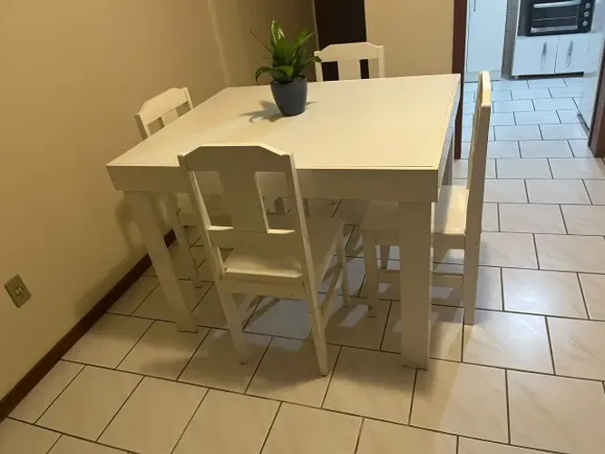 Mesa de jantar 4 cadeiras - Retangular - 1,10m x 0,90m