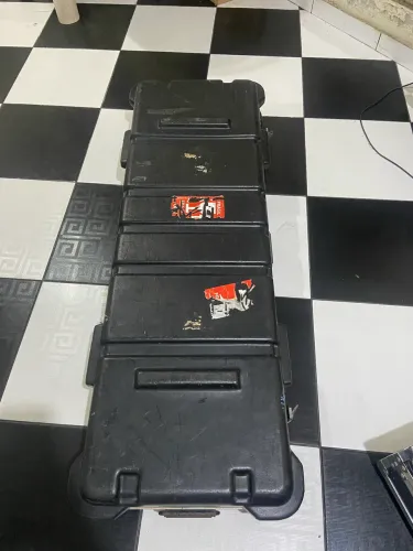 Vendo hard case SKB para teclados 76 teclas