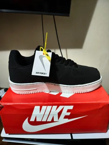 NIKE AIR FORCE F1