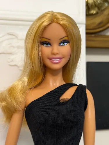 Barbie Basics Carnaval