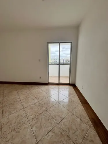 Alugo apto bem localizado