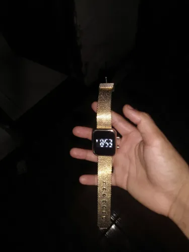 Relógio feminino usado apenas uma vez