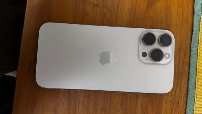 iPhone 16 pro Max 256gb dourado