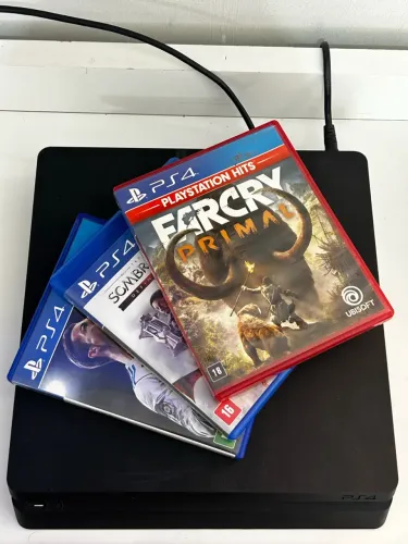 Ps4 slim + 2 CONTROLES + 3 JOGOS