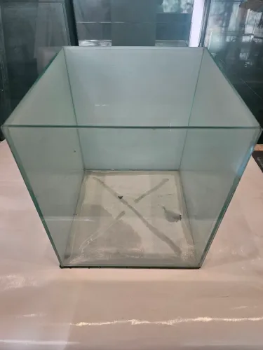 Aquario 30x30x35 altura