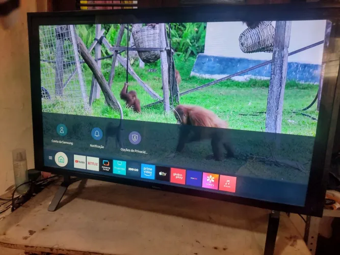 Vendo TV Samsung dê 43 smart tizem adapitada perfeita 