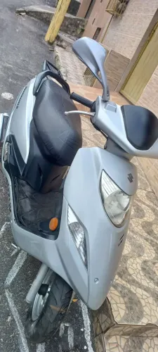 SUZUKI BURGMAN 2012/2013 - AUTOMÁTICA - MUITO CONSERVADA