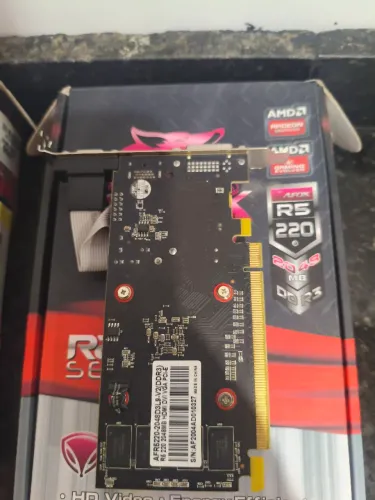Placa de vídeo de 2 e 1 GB defeito