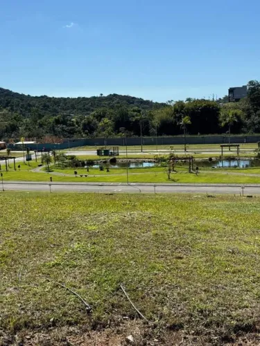 Terreno em Condomínio à venda no Centro em Camboriú.