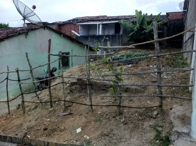 terreno em Catende bairro canãa, preço $ 12.000,00
