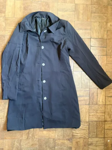 Sobretudo feminino preto alfaiataria