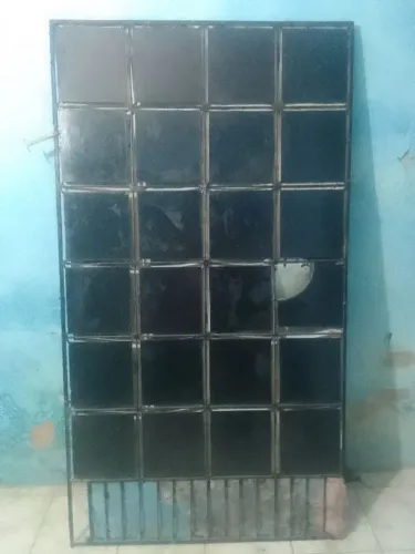 Vende-se portão de ferro completo