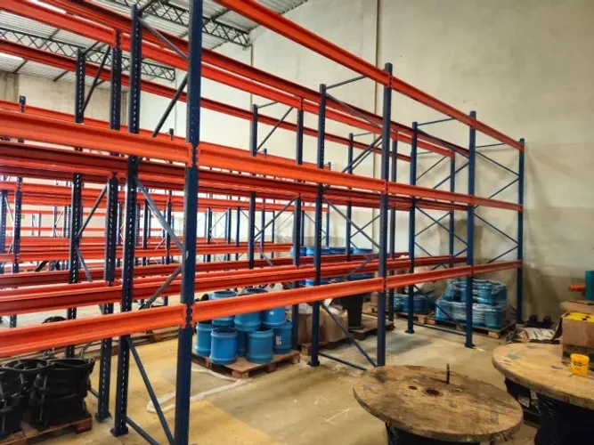Estrutura Porta Palete Industrial de 4 Metros com 3 Níveis de Longarina, 2900