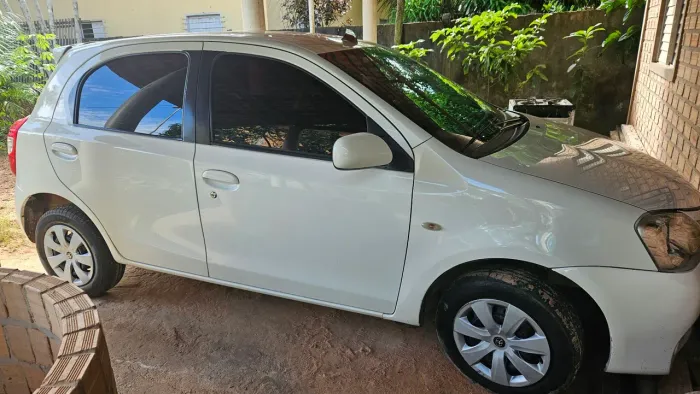 Toyota Etios XS 1.3 Flex 16V 5P Mec. 2013
