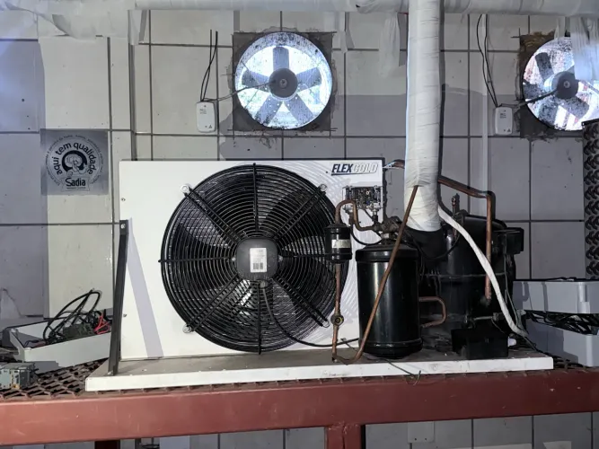 2 Câmaras Frias Completas + Motores de Refrigeração