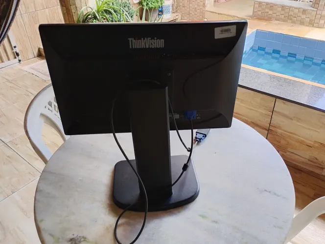 Monitor 19"