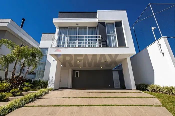 CASA 4 QUARTOS - ALTO PADRÃO COM JARDIM - ESPAÇO GOURMET EM CONDOMINIO SEGURO