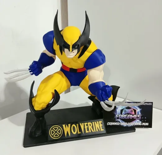 Boneco Wolverine 3D realístico com placa para coleção. NOVO. Aqui na LOJA FABGAMES.