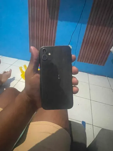 Celular no precinho