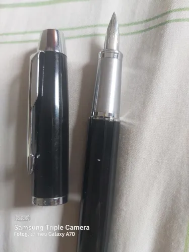 Caneta Parker IM Black Chrome Trim (CT), na versão Tinteiro (Fountain Pen).