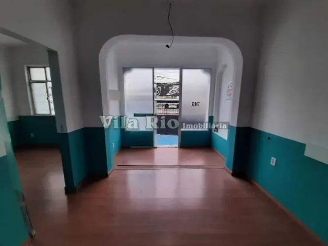 Casa - / Comercial / Irajá