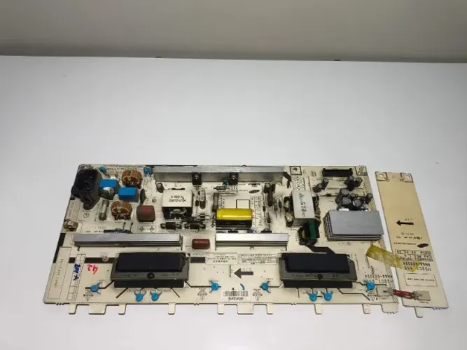 Placa TV Samsung LN32B530P2M com Defeito Para Conserto ou Retirada de Peças