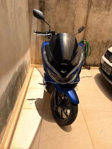 Vendo pcx 160 ano 2022 bem conservada baixa quilometragem moto pronta pra transferir