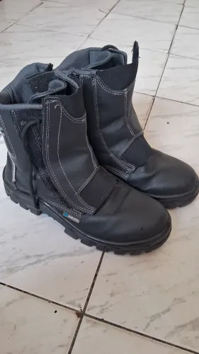 Bota/Coturno de Segurança (EPI)