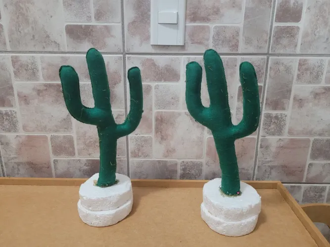 Cactos de feltro 