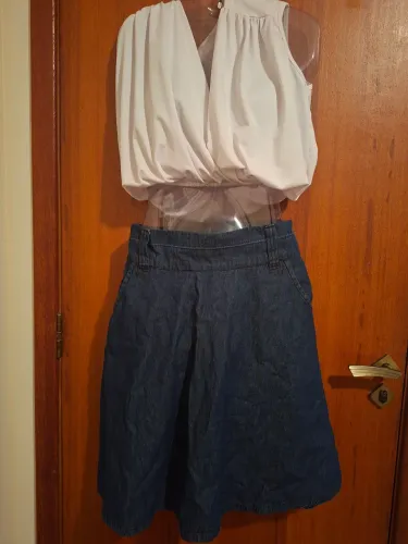 Saia jeans evasê tamanho P