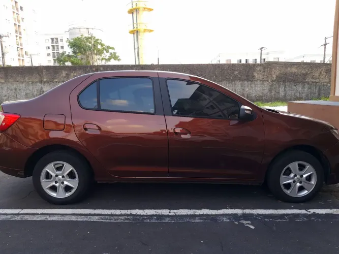 Renault Logan Dynamique Hi-flex 1.6 8V 4P 2014