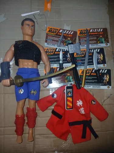 Boneco Action Max olhos de aguia 