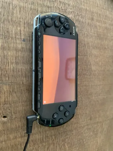 PSP 3001 ligando PODE TER DETALHES E OU DEFEITOS