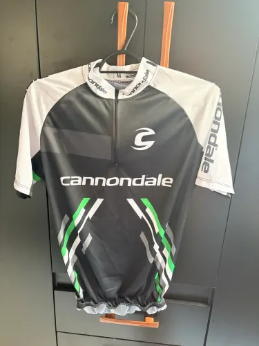 Camiseta de ciclismo novinha