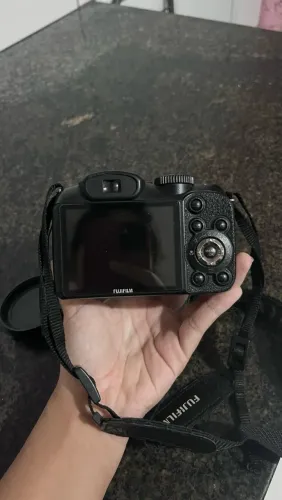Câmera Fujifilm Finepix S2800 