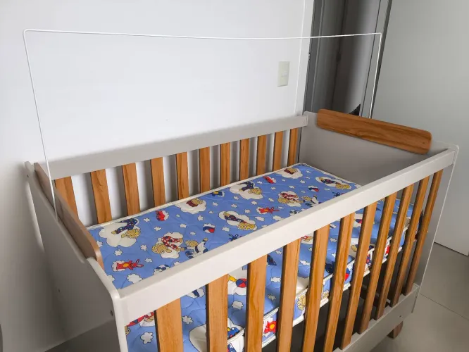 Berço 3 em 1 (Berço, cama e sofá) com colchão