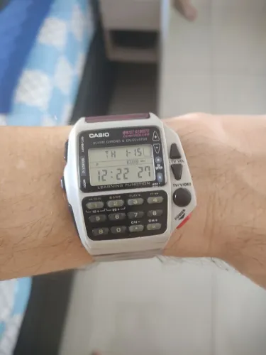 Relógio Casio controle remoto 