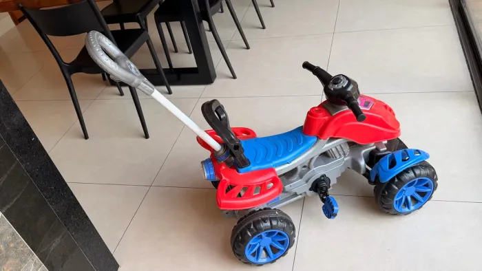 Quadrociclo pedal